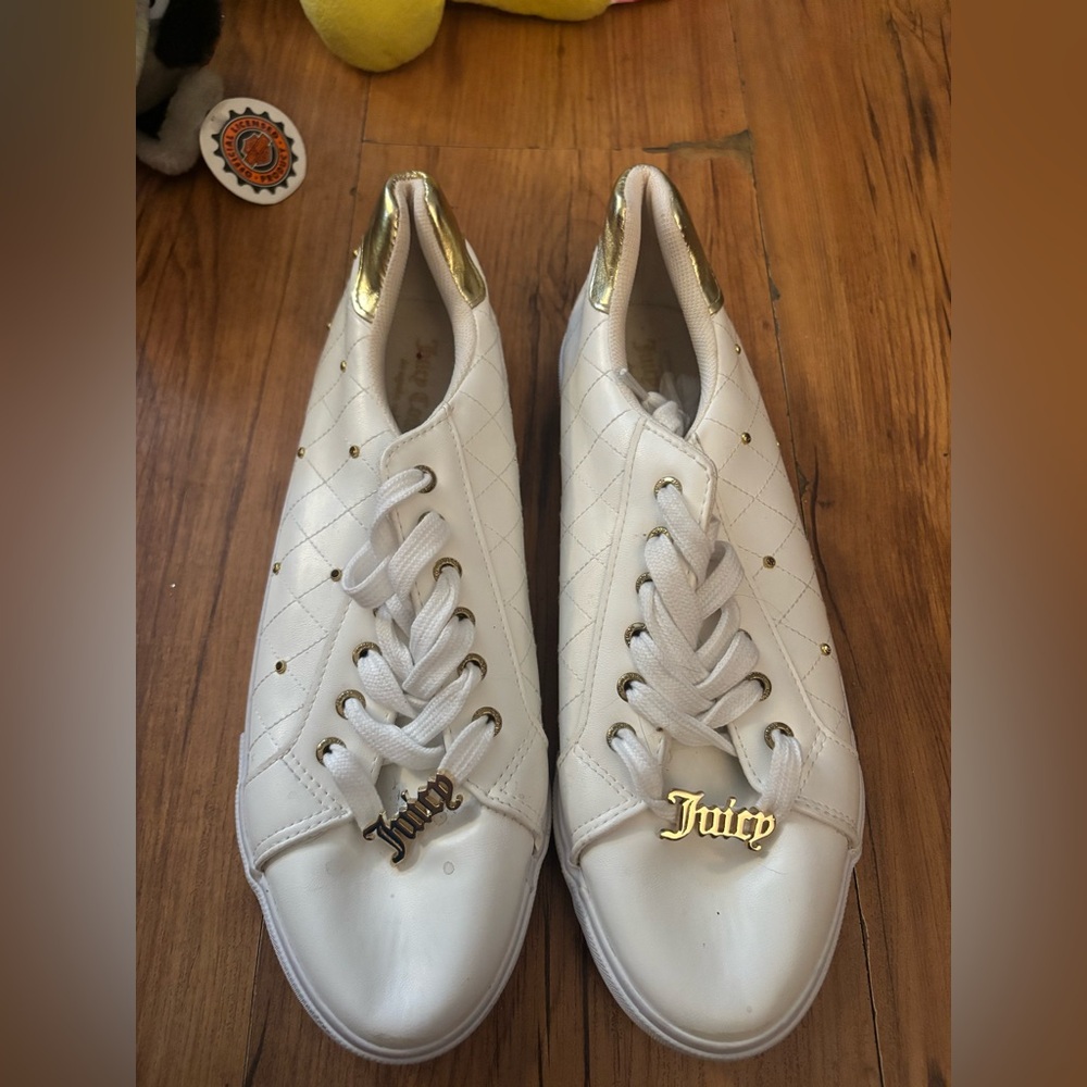 Juicy couture gym shoes